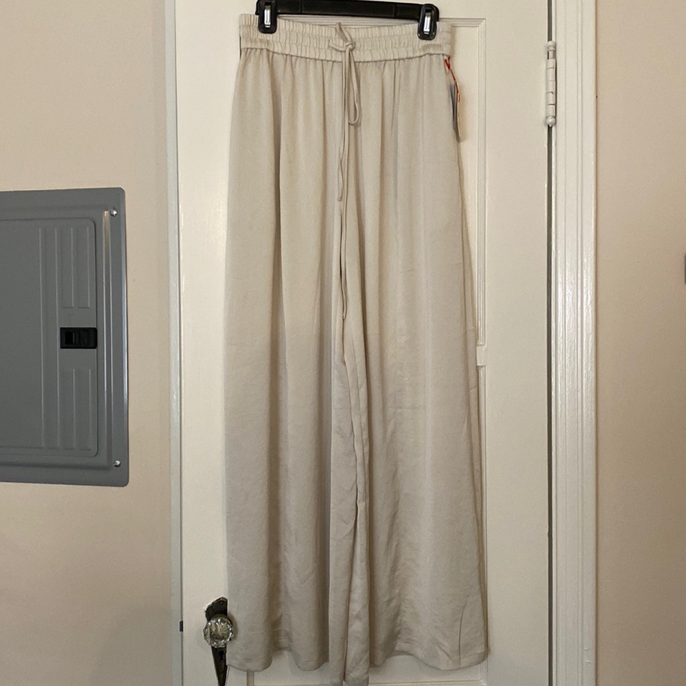 Nordstrom’s brand OPEN EDIT wide leg bone colored pants